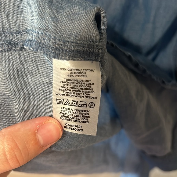 Loft Blouse, Size Medium! - Picture 4 of 5